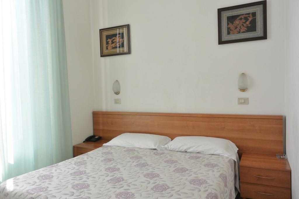 Hotel Oriente Milano Værelse billede